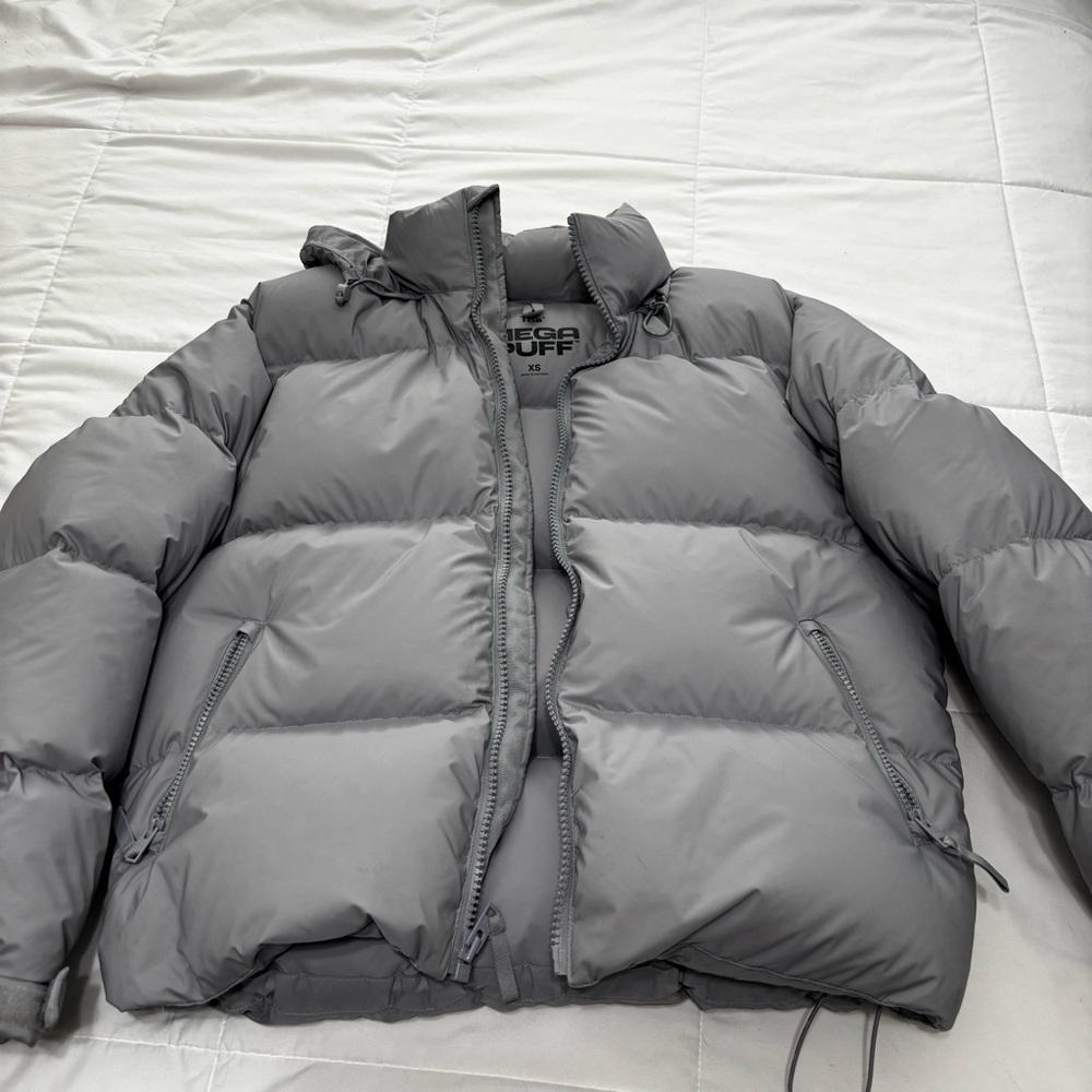 Aritzia mega puff shorty